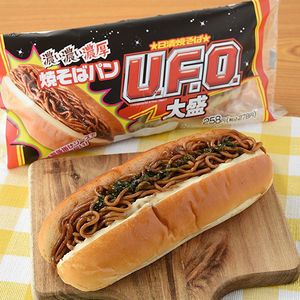 U.F.O.濃い濃い濃厚大盛焼そばパン