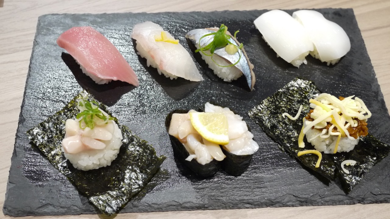 【実食】中とろ! サンマ! 限定100円ネタが本日登場!! 生ビール半額もおトクすぎる件!!【かっぱ寿司】