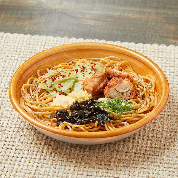 唐揚げとにんにく背脂醤油パスタ