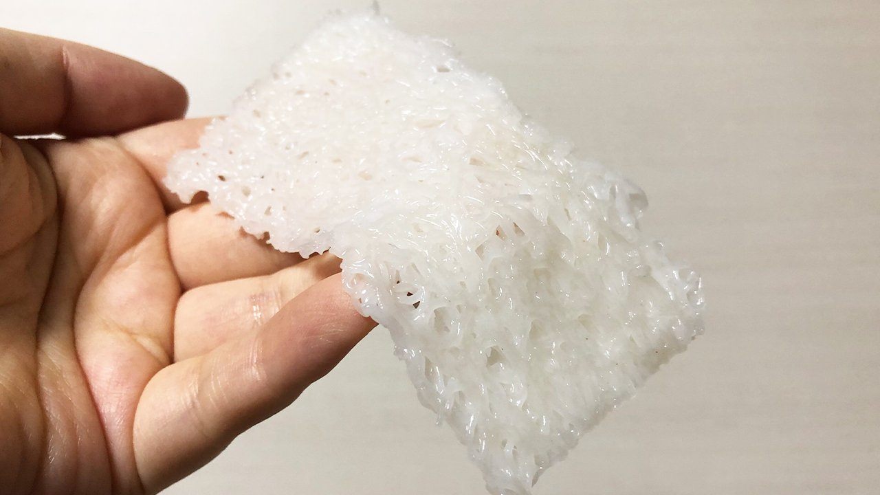 【カルディ】味も食感もすべてがユニークで新感覚!! ベトナムの郷土料理「バインホイとヌックチャムのセット」実食レビュー
