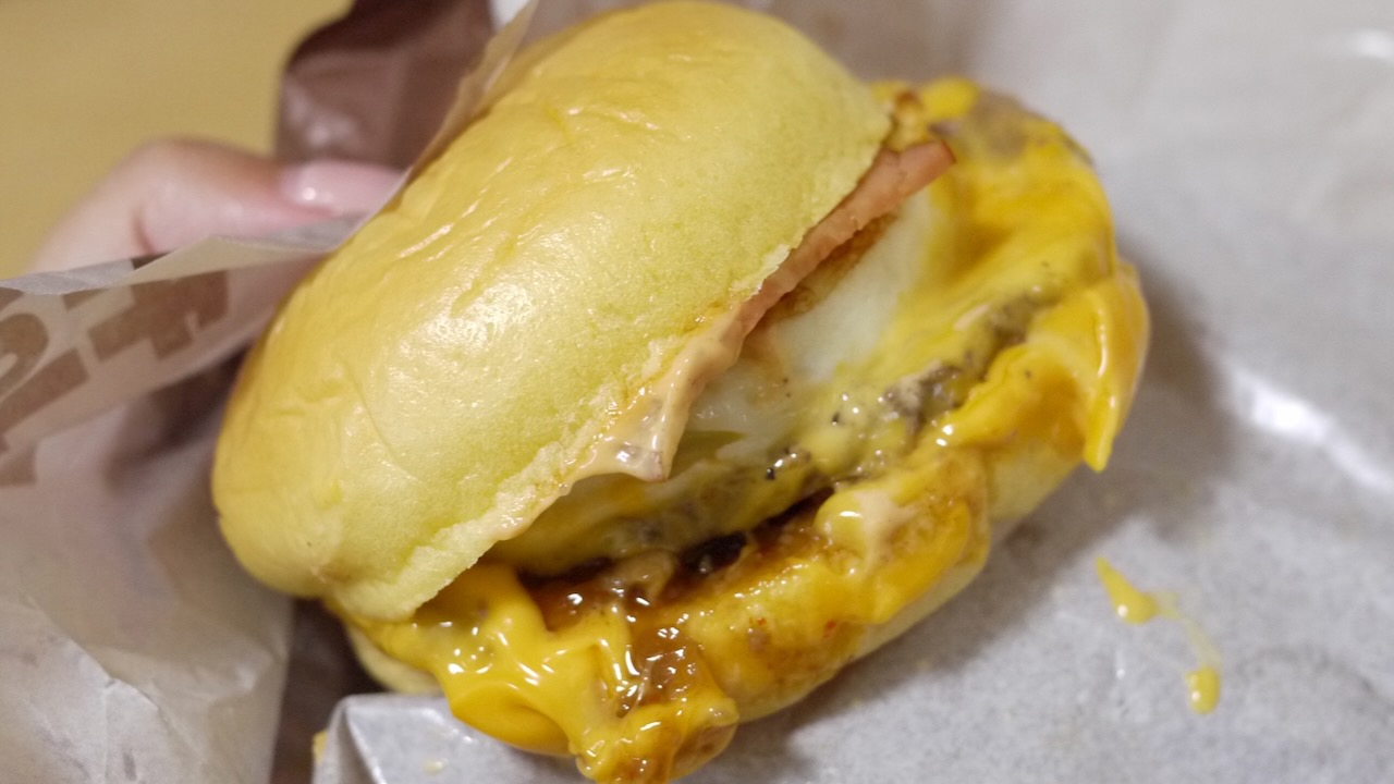 【マクドナルド】本日発売! 月見バーガー新作「牛すき月見」食べてみた感想!