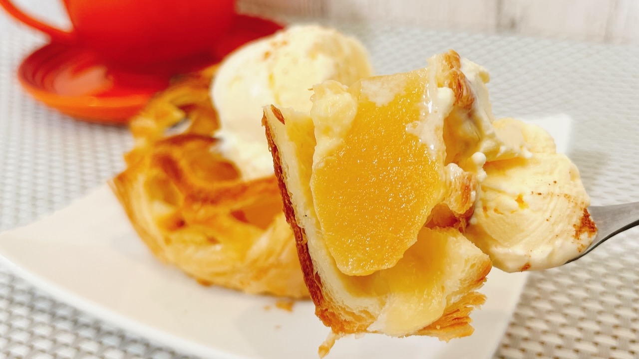 【ローソン】りんご1/2個分がドーーーン!! この秋食べたいアップルパイはこれだっ!! 【実食】