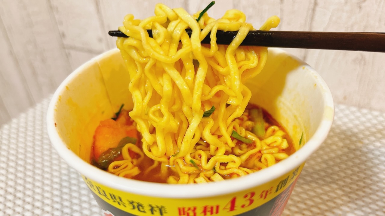 ローソン限定! ニンニクがガツンな奈良の「彩華ラーメン」がカップ麺になってるぞ!!