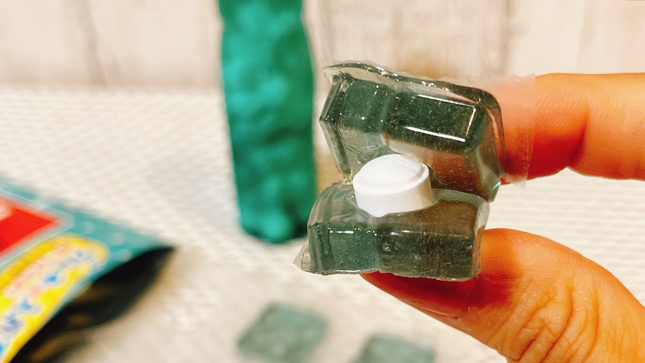 【新作グミ】ラムネ専用グミは、むぎゅっと気持ちいい!! 『ラムネグミ』食べてみた!!