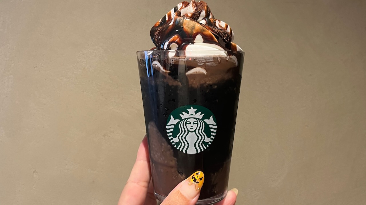 【スタバ新作】誰よりも黒いフラペチーノが作りたいと相談した結果 #Boooooカスタマイズ