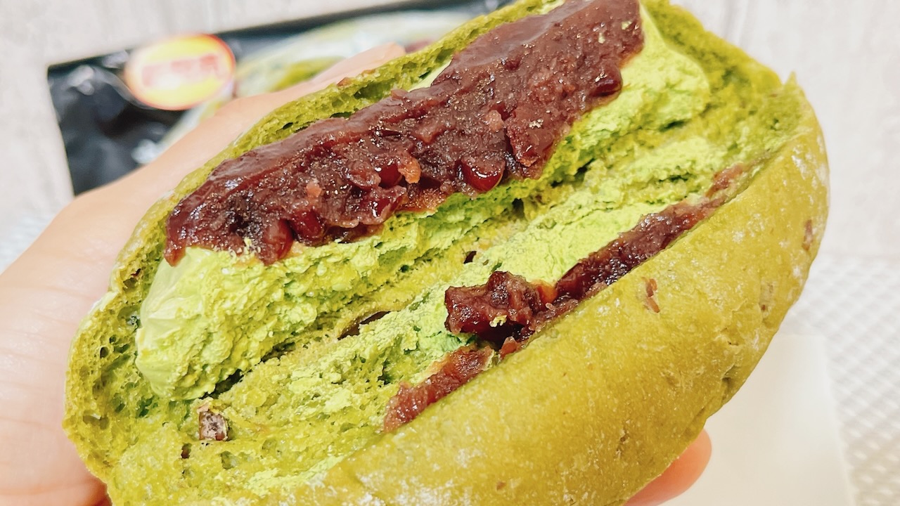 【ローソン新作】パン生地がうんまっ!! ありそうでなかった『お抹茶ソフトフランス』にどハマりの予感♪