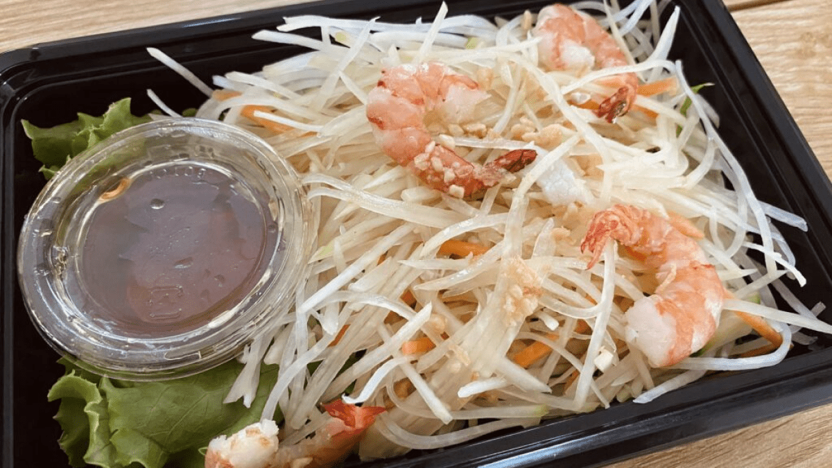 【衝撃的美味】食べ過ぎちゃう季節に激推し！「青パパイヤサラダ」がウマすぎる！