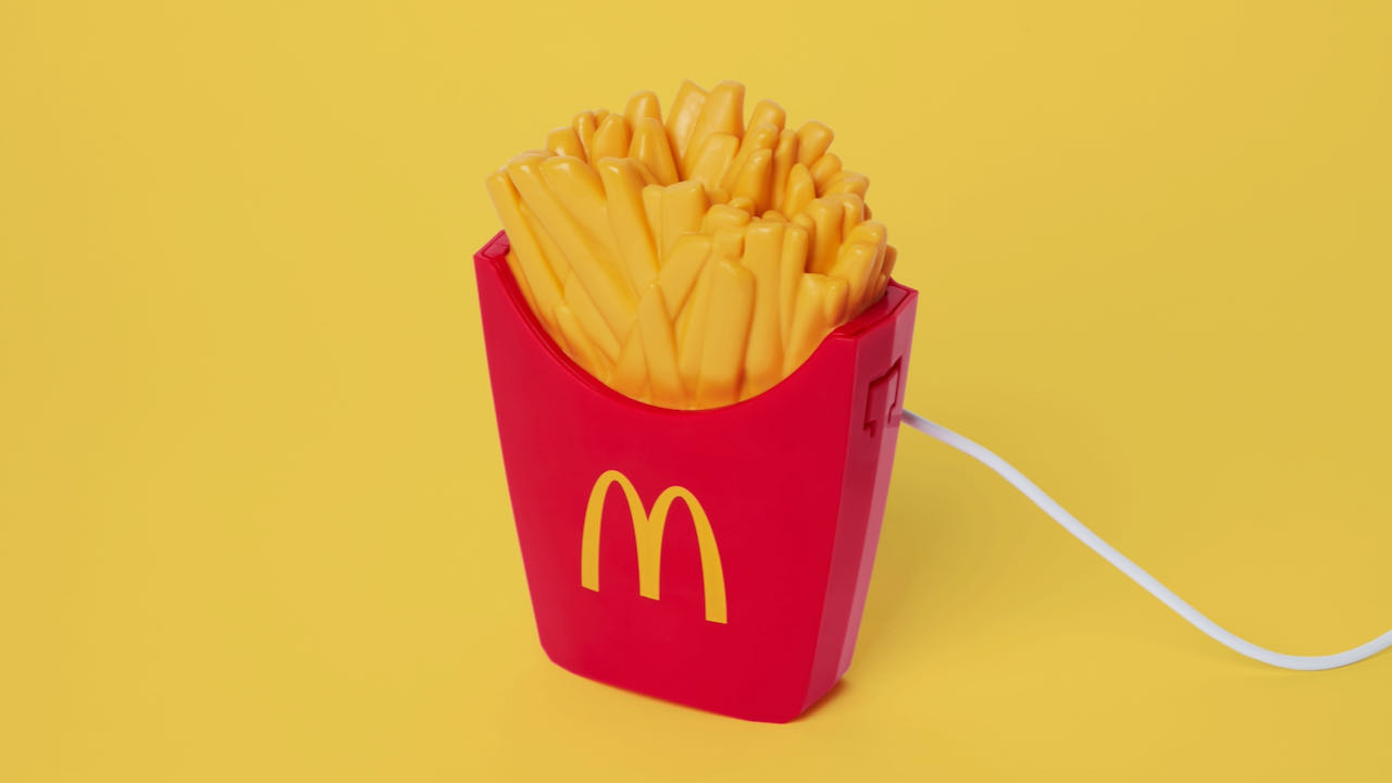 【マクドナルド】BRUNO初コラボグッズと3430円相当商品券! 「福袋2024」本日より事前抽選販売開始!
