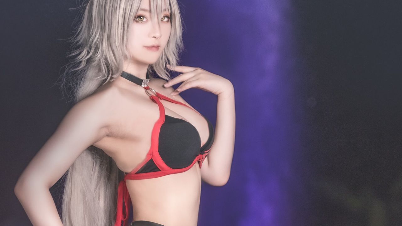水着のセクシーさ炸裂！　リズ、『FGO』ジャンヌ・オルタ（水着）のコスプレ写真を公開