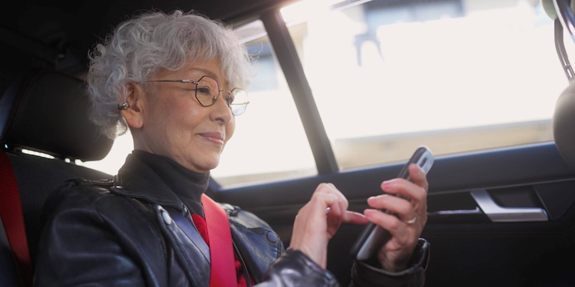 国内初、Uberがシニア向けアカウント開始　高齢者専用の「シンプルモード」も提供