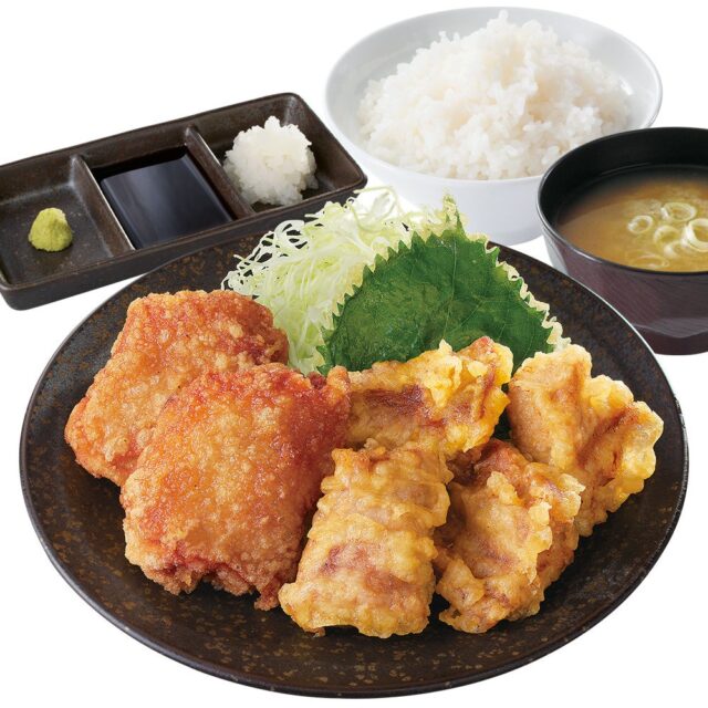 記事画像2: 唐揚げ定食のアップ写真