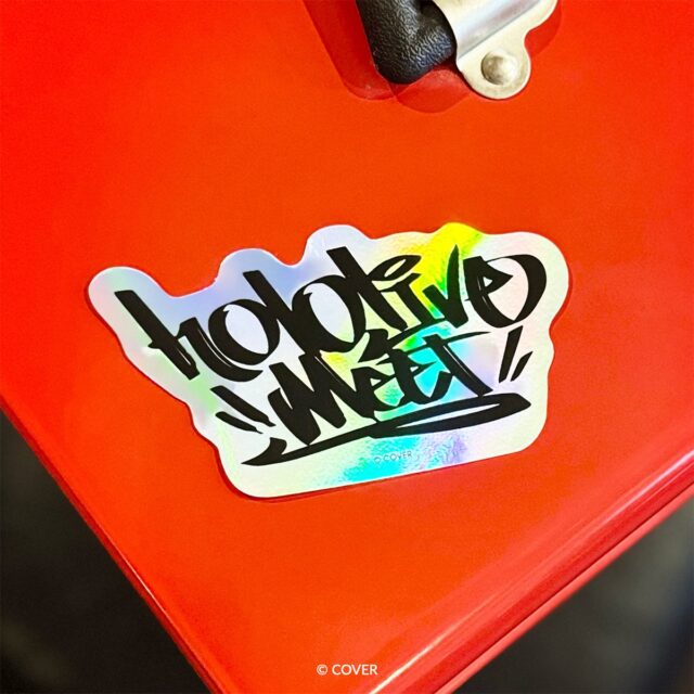 記事画像7: ホログラムステッカーに「hold it sweet」という文字が記載