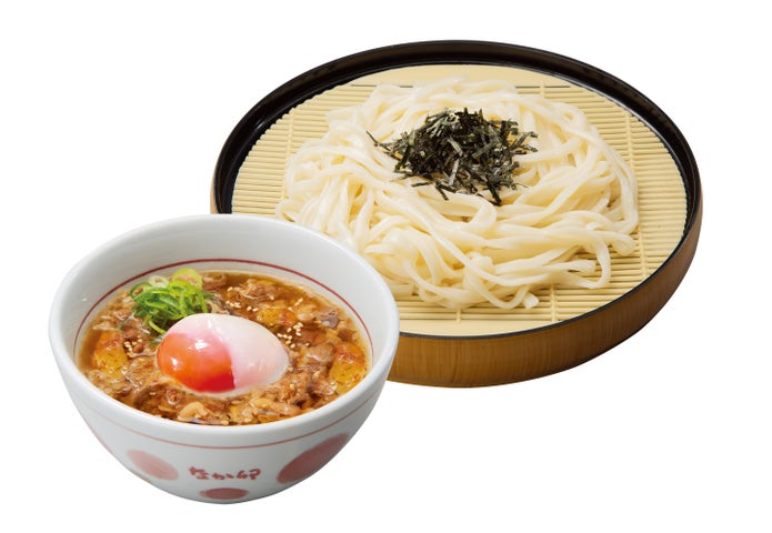 記事画像2: 温泉卵と刻み海苔を添えたかけうどん