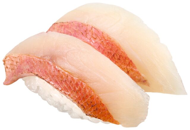 記事画像4: 赤身の魚と白身の魚を握った寿司のクローズアップ