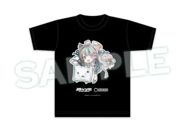 記事画像8: 黒いTシャツにアニメ風のキャラクターが描かれたデザイン