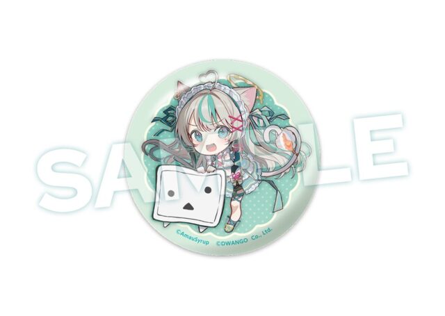 記事画像11: アニメ調のキャラクターと「SAMPLE」の文字が描かれた丸い缶バッジ