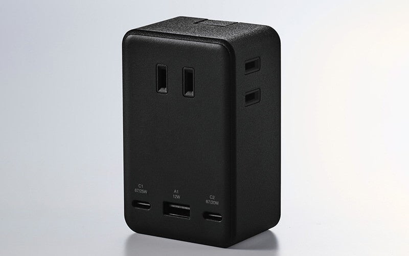 記事画像3: 複数のポートを持つ多機能電源アダプター、黒色