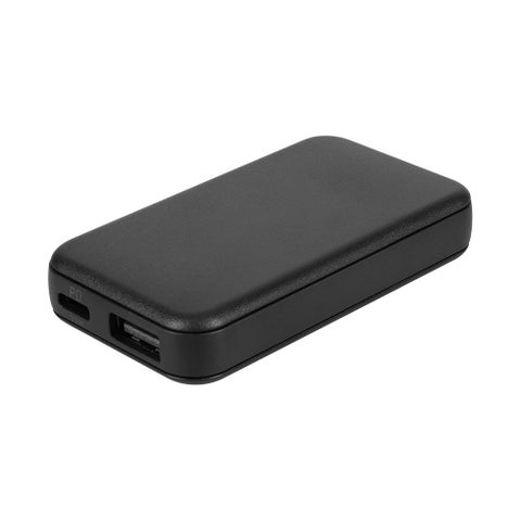 記事画像10: 黒いミニポータブル充電器。USB-CおよびUSB-Aポート。