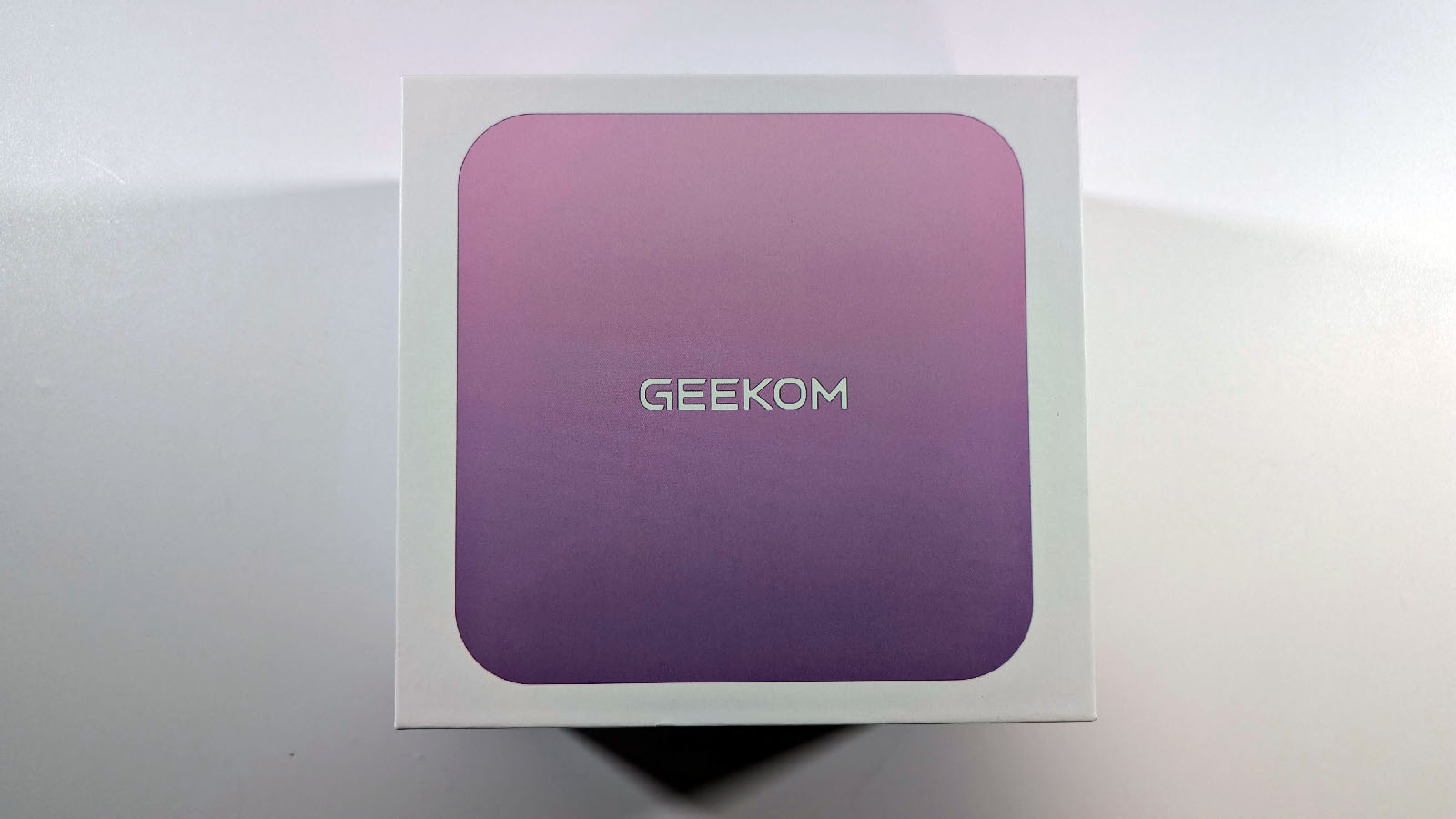 【レビュー】日本限定の桜カラー！　ミニPC『GEEKOM A6（ピンクエディション）』は6万円以下でビジネスもゲームも楽しめる良コスパモデル！