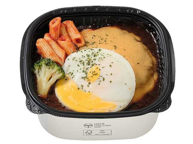 記事画像3: 目玉焼き、ペンネ、ブロッコリー、ハンバーグの弁当。おいしそうです。
