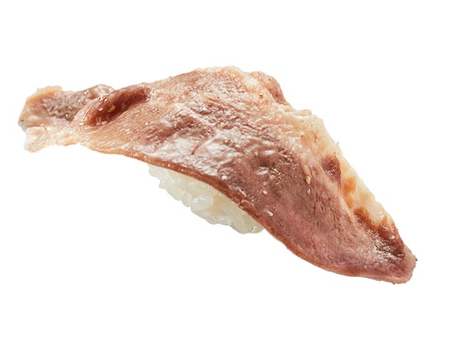 記事画像5: 白背景に、寿司飯の上に炙った牛肉が乗せられた寿司。