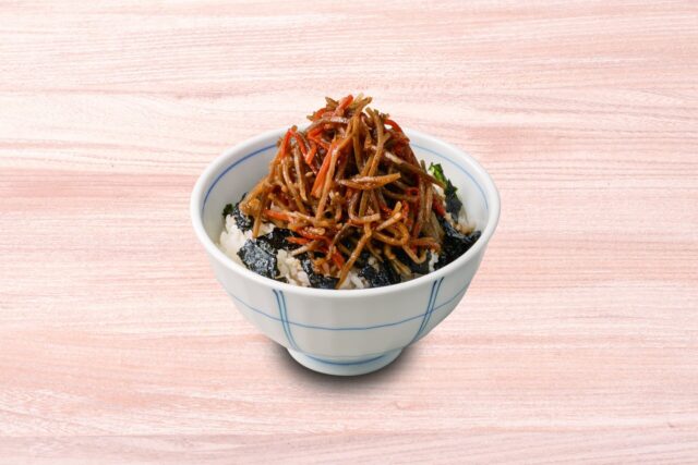 記事画像3: 白米の上にきんぴらごぼうと海苔が盛られた丼