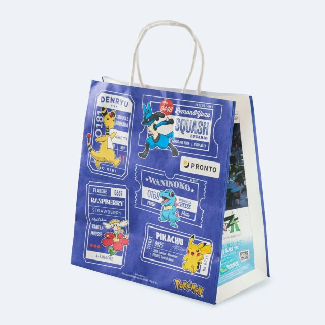 ポケモンとコラボしたPRONTOの紙袋。メニューやキャラクターが描かれている。