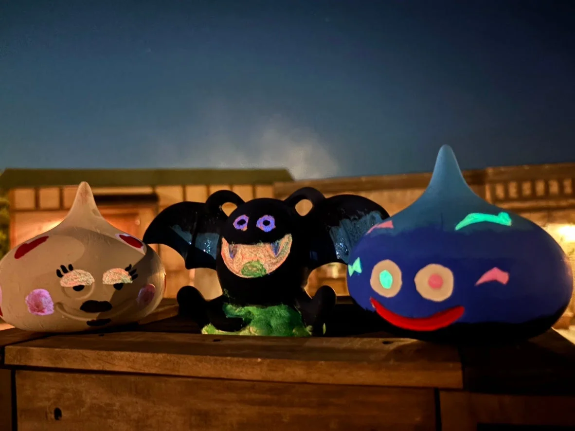 夜に光るオリジナルスライムとドラキーのクラフト作品