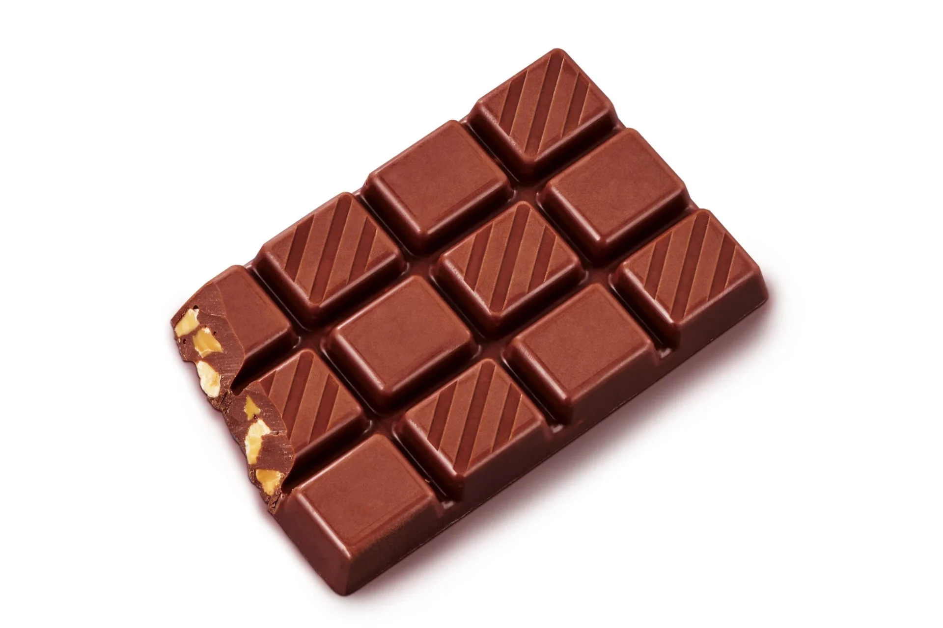 クラッシュアーモンドが香ばしい板チョコレート