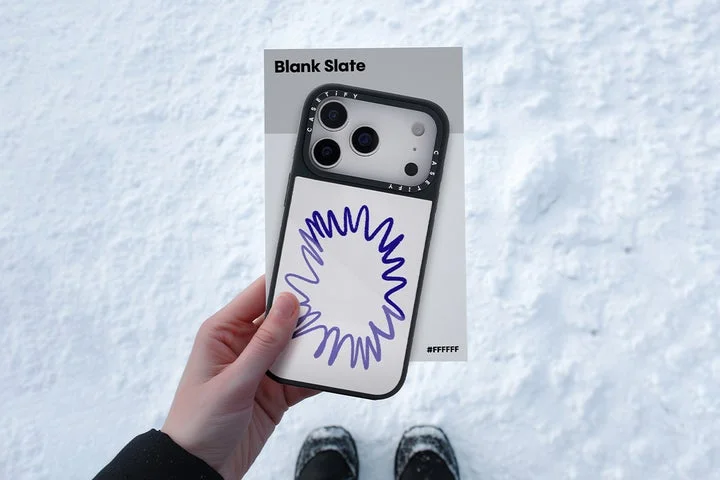 雪景色の中で持たれたデザインケース
