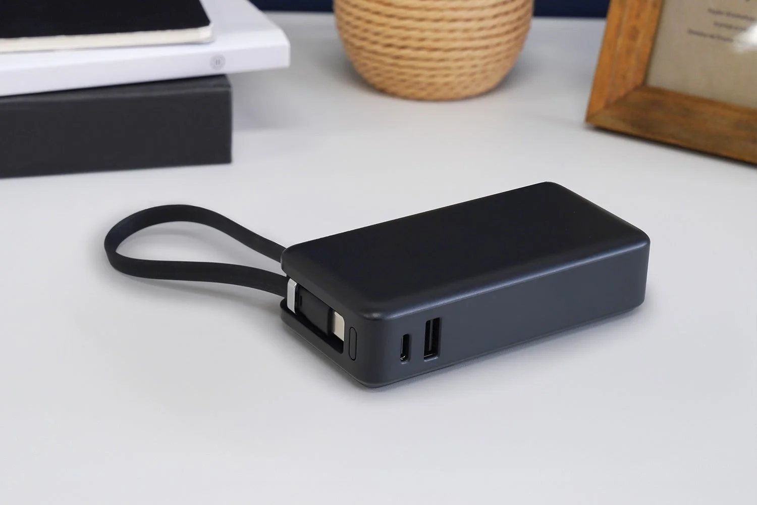 USB Type-Cケーブル一体型モバイルバッテリーのポート部分