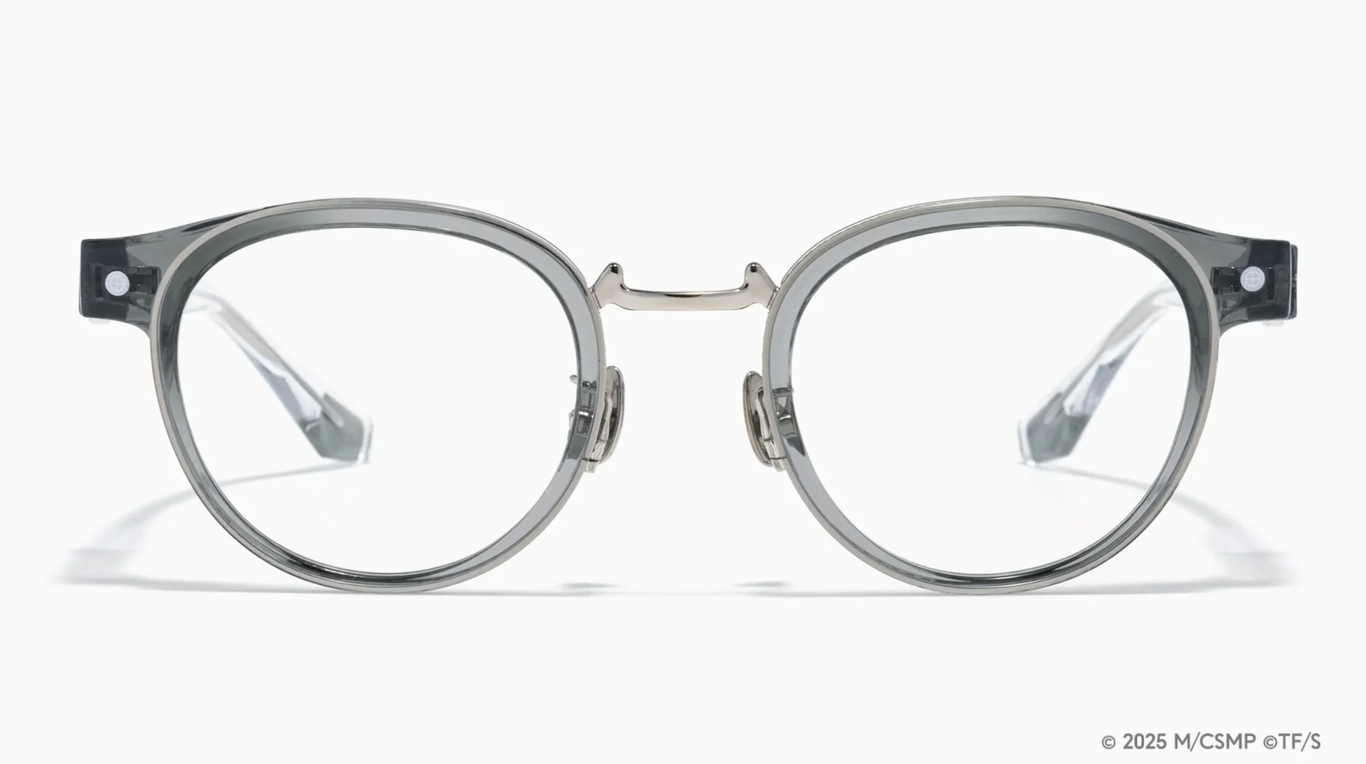 パワーモデルのコラボ眼鏡 正面