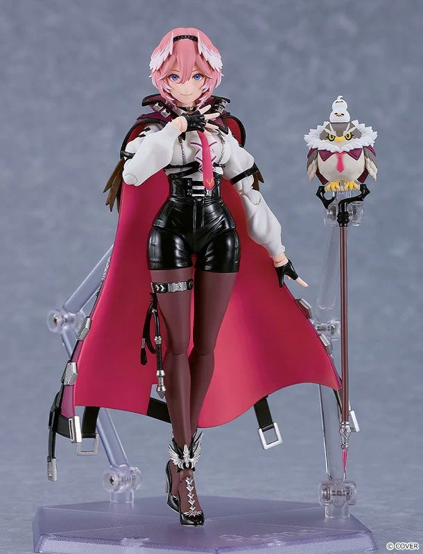 figma鷹嶺ルイが杖を持ち、にっこり笑顔で立つ全身像