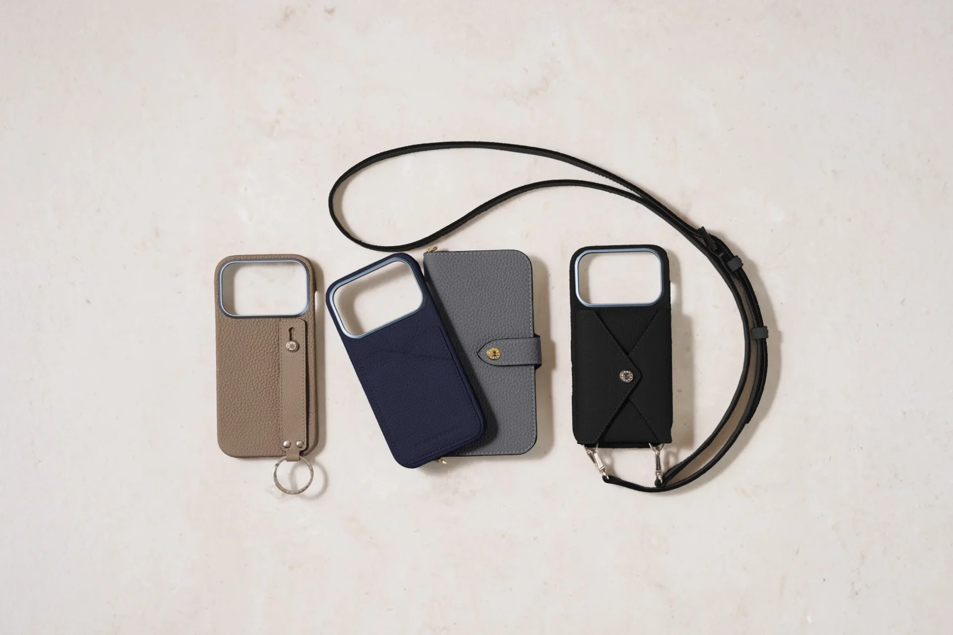 BONAVENTURAの多様なiPhoneケースとショルダーストラップ