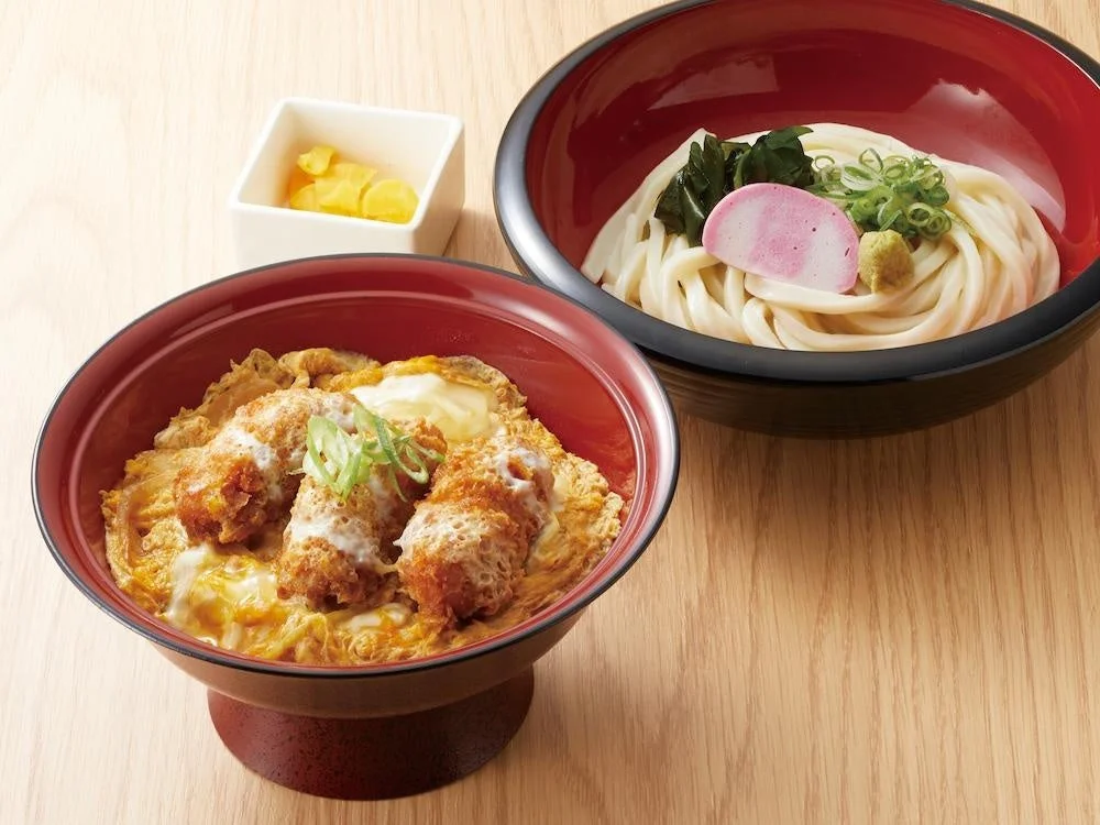 得得の秋のごちそうメニュー「カキとじ丼セット」