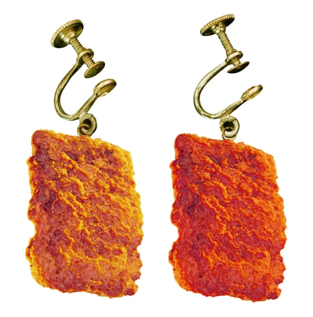 ファミチキとファミチキレッドのイヤリング