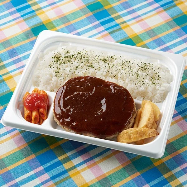 ファミリーマートの肉汁じゅわっと大きな鉄板焼ハンバーグ弁当