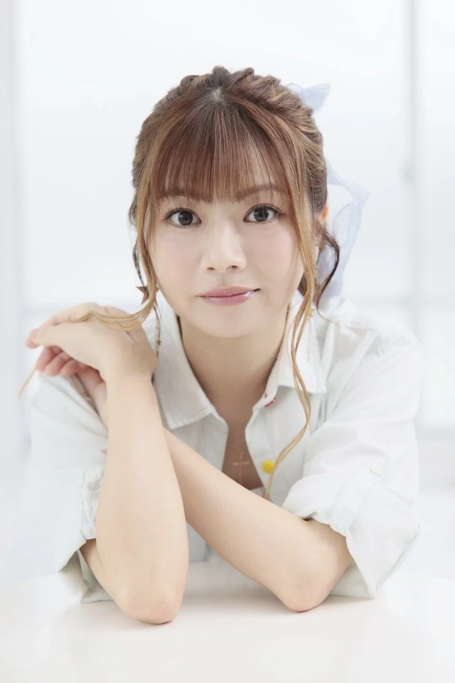 声優 明坂聡美さんの顔写真