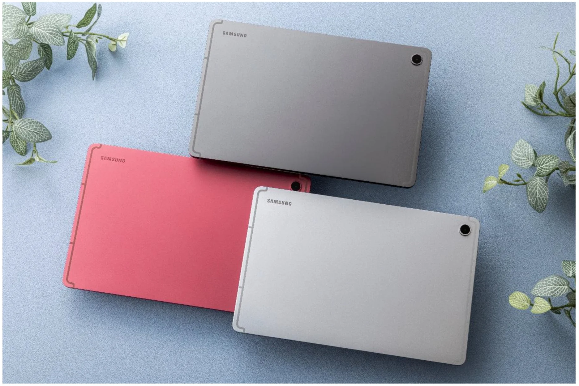 Galaxy Tab S10 Liteのグレー、コーラルレッド、シルバーの背面