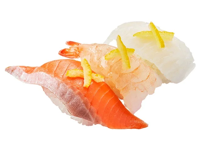 3種の柚子塩ネタ食べ比べ(えんがわ、生えび、大切りサーモン)。