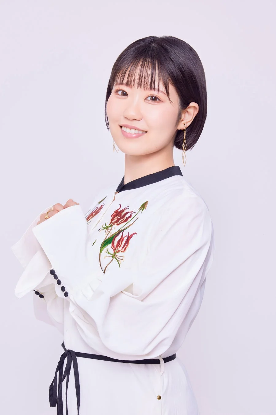ディアナ役の東山奈央さんの顔写真