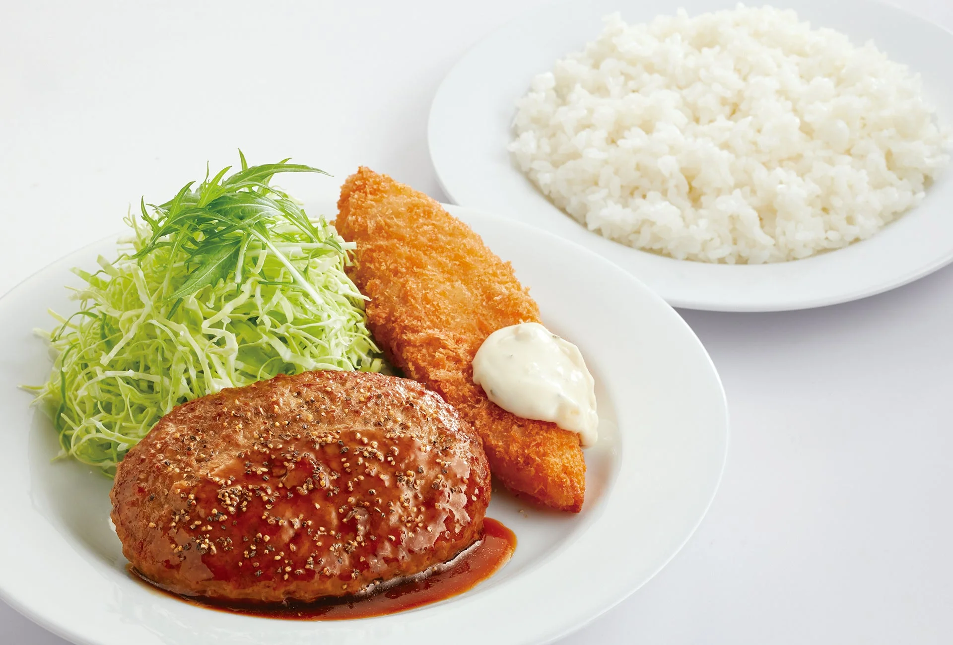 土曜日の日替りランチ「ハンバーグ＆白身フライ」