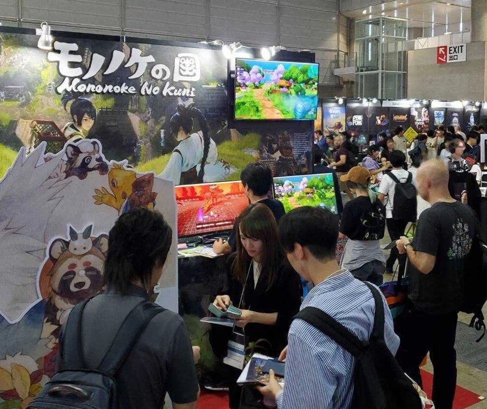 東京ゲームショウ2025で「モノノケの国」を試遊する来場者