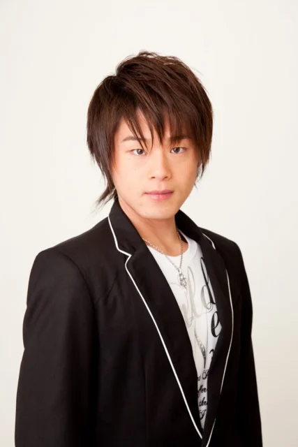 ナオト役の声優、杉田智和さんのポートレート