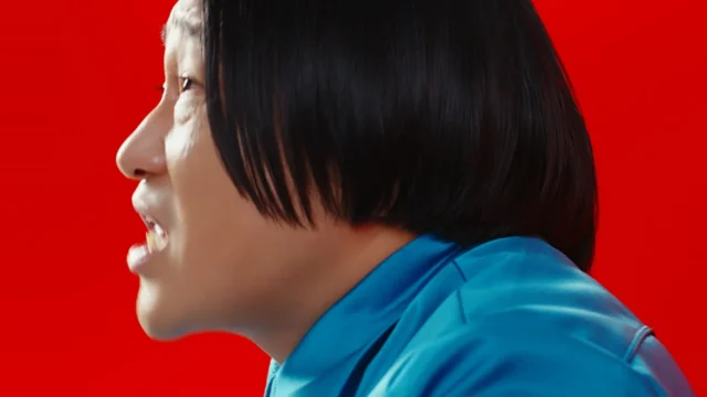 モンストCMで何かを語る永野さんの横顔