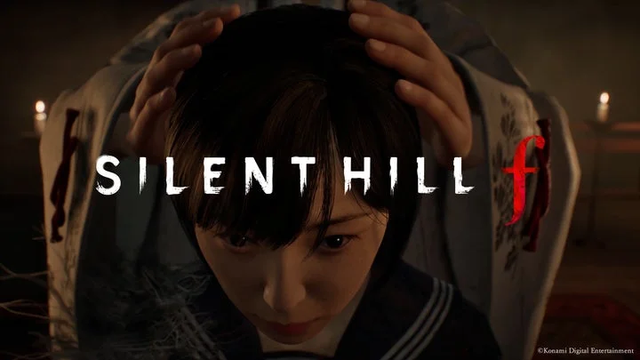 SILENT HILL f の主人公らしきキャラクターとゲームタイトルロゴ