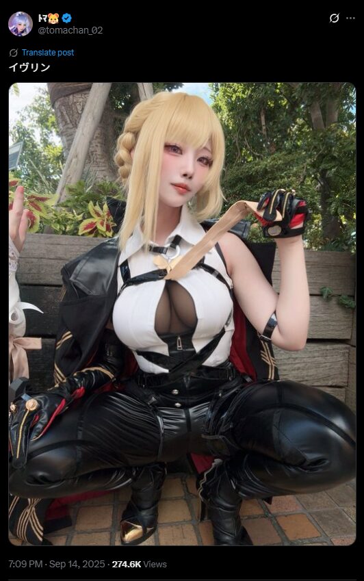 エナメルの艶やかさにドキッ！　ﾄﾏ、『ゼンレスゾーンゼロ』イヴリンのセクシーコスプレを披露