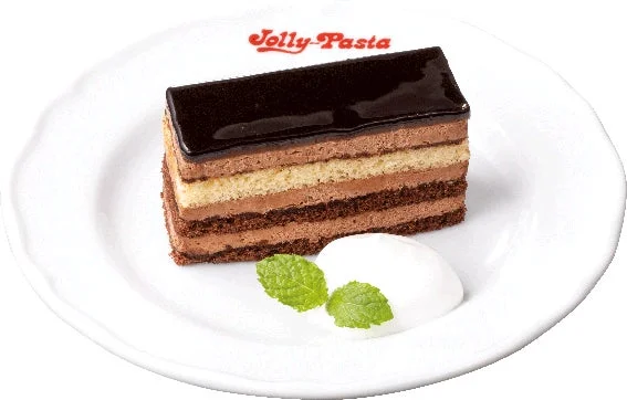 濃厚なチョコレートが層になったチョコレートケーキ