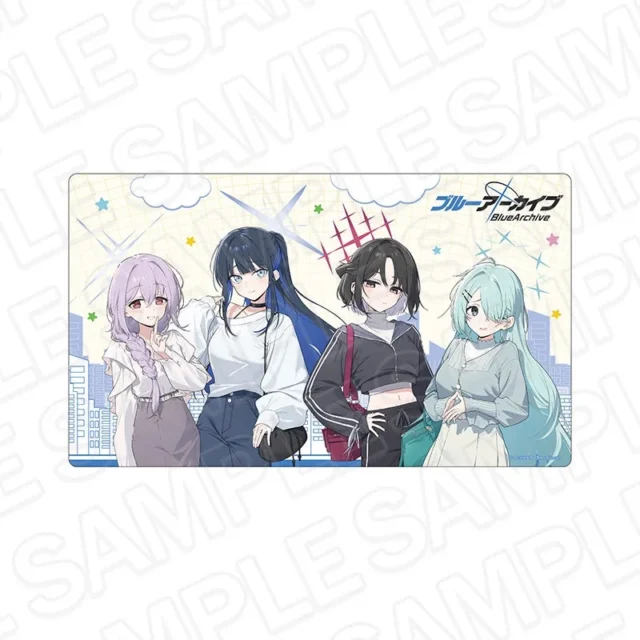 ブルーアーカイブのキャラクターが描かれたラバーデスクマット