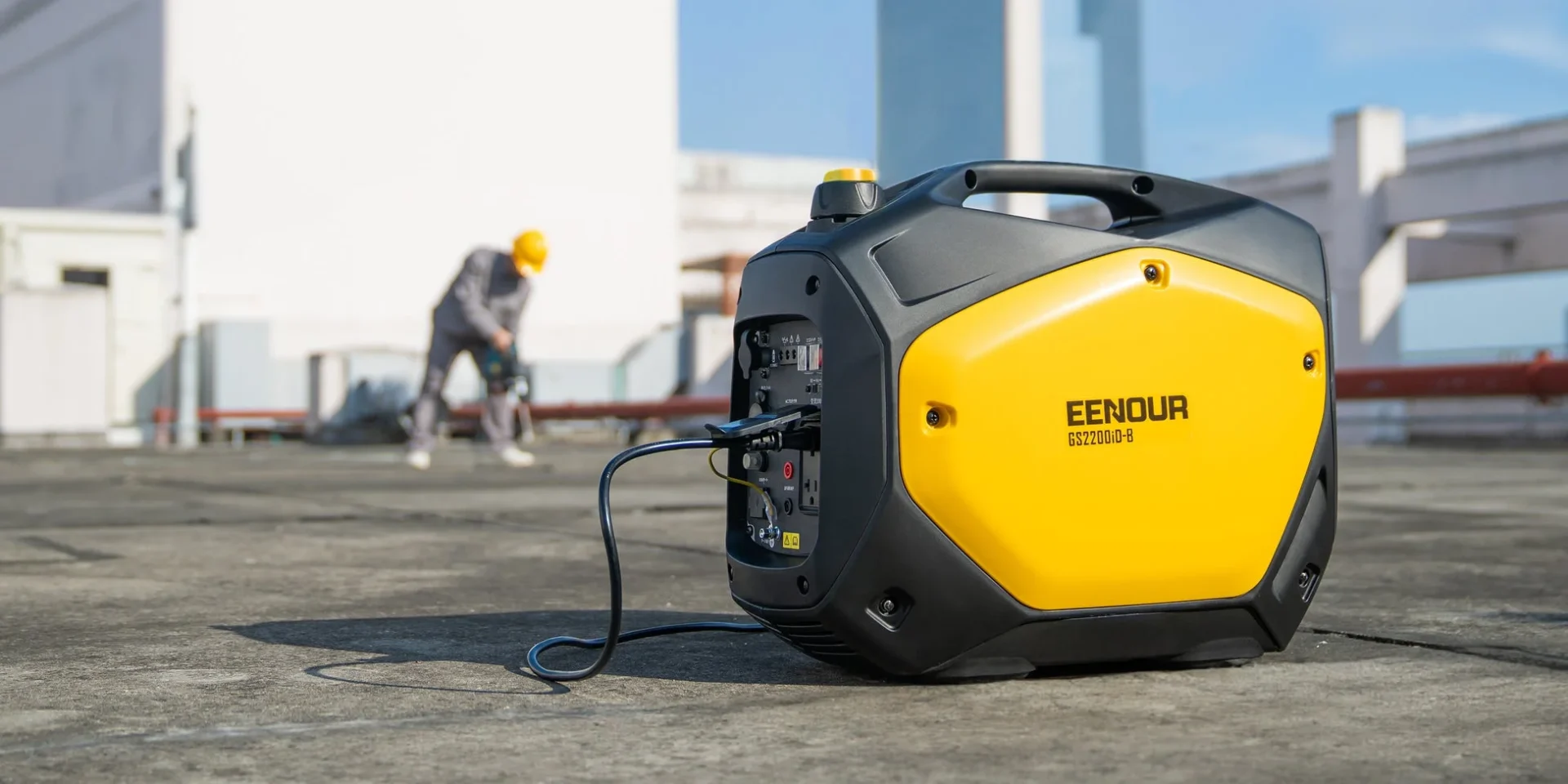 EENOURインバーター発電機GS2000i-Bが屋外で使用されている様子